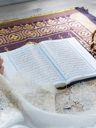4 Cara Mudah Khatam Al Quran Di Bulan Ramadan Lifestyle Fimela Com