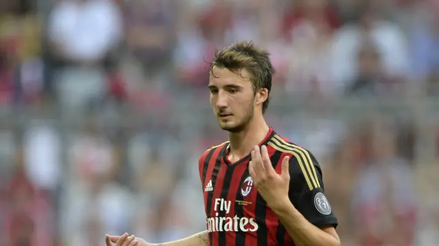 FOTO: Dibuang AC Milan, Wonderkid ini Diincar Manchester United