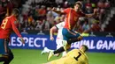 Striker Spanyol, Rodrigo, membobol gawang Kepulauan Faroe pada laga Kualifikasi Piala Eropa 2020 di Stadion El Molinon, Gijon, Minggu (8/9). Spanyol menang 4-0 atas Kepulauan Faroe. (AFP/Miguel Riopa)