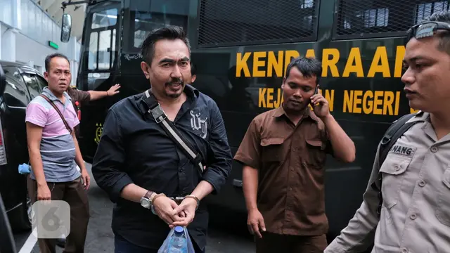 [Bintang] Gatot Brajamusti