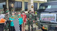 Divisi 3 Kostrad berikan 8 truk bantuan untuk korban gempa Sulbar  (Liputan6.com/Fauzan)