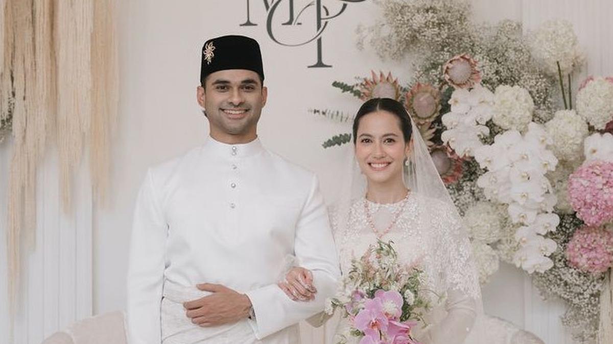 6 Potret Pernikahan Pevita Pearce, Busana Pengantin Putih yang Memancarkan Pesona Melayu Berita Viral Hari Ini Senin 21 Oktober 2024