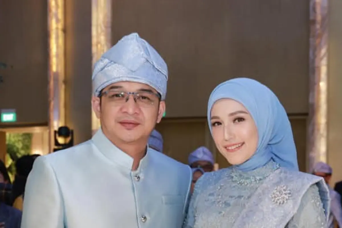 Gaya Couple Tamu Undangan Pernikahan Putri Zulhas dan Zumi Zola