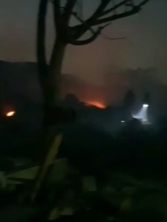 Diduga Korsleting Listrik, Ini 6 Potret Gudang Penyimpanan Kapten Vincent Terbakar