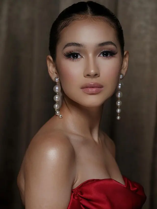 6 Potret Detail Makeup Sandrinna Michelle di Perayaan Ultah ke-15, Memukau