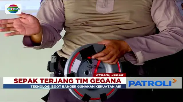 Tim Gegana Latihan Jinakkan Bom Pakai Boot Anger