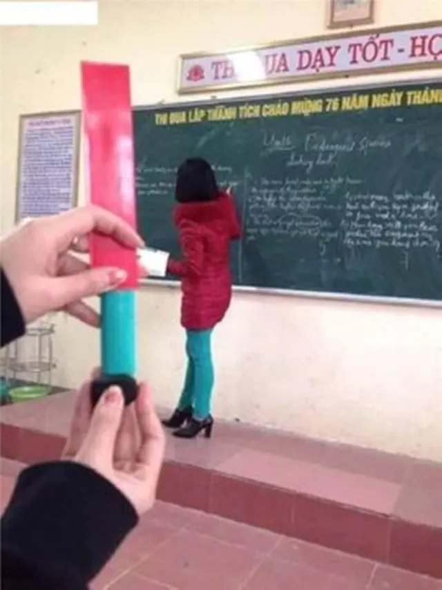 Siswa Ini Tunjukkan Pakaian Gurunya Mirip Alat Tulis, 6 Fotonya Kocak Banget