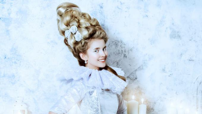 10 Ide Model Rambut ala Putri Kerajaan Eropa untuk Pesta 