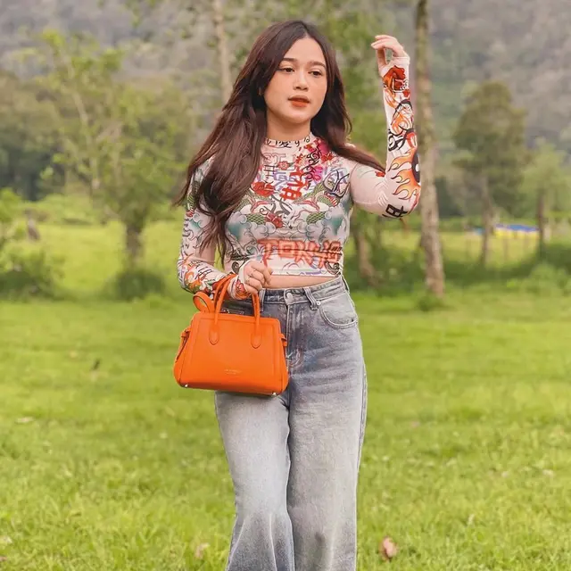 Buka Suara Soal Kabar Hamil, Ini 6 Potret Brisia Jodie Pakai Crop Top Pamer Perut