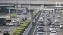 Lalu lintas kendaraan saat melintas di ruas Tol Jagorawi, Kampung Rambutan, Jakarta Timur, Selasa (20/12/2022). PT Jasa Marga (Persero) Tbk mencatat sebanyak 291.451 kendaraan meninggalkan wilayah Jakarta, Bogor, Tangerang, Bekasi (Jabotabek) pada H-7 sampai H-6 Hari Raya Natal 2022. (merdeka.com/Iqbal S. Nugroho)