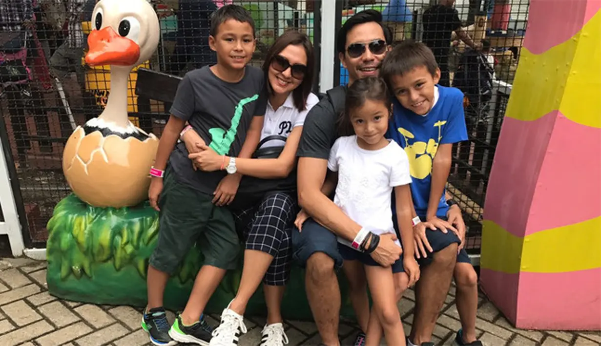 Donna Agnesia dan Darius Sinathrya