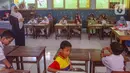 Hari pertama masuk sekolah tahun ajaran 2024-2025 di Jakarta dimulai dengan masa pengenalan lingkungan sekolah (MPLS). (merdeka.com/Arie Basuki)