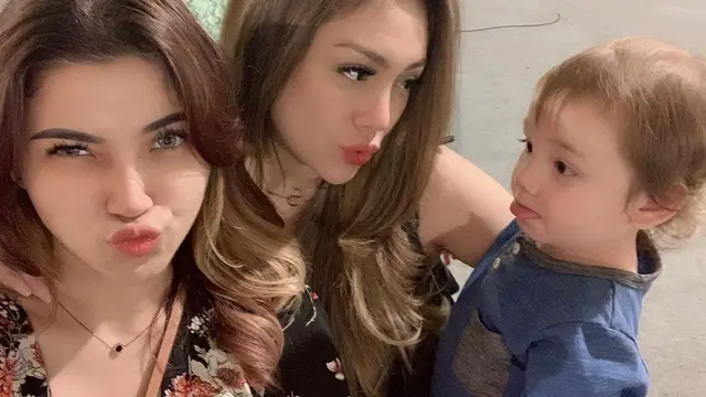 6 Potret Kedekatan Celine Evangelista dan Marissa Brigitta, Adik Kakak