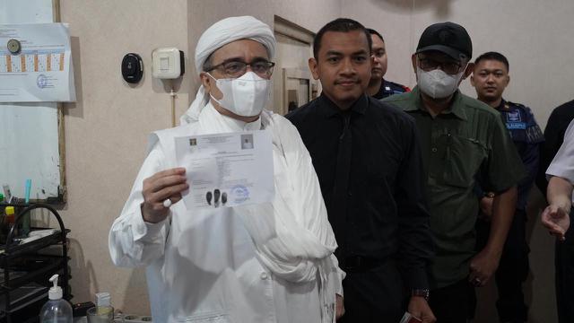 Mantan pemimpin Front Pembela Islam (FPI), Muhammad Rizieq Shihab resmi menghirup udara bebas, usai keluar dari lapas.(Istimewa)