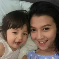 Irena Justine dan anaknya, Arjuna Keith Al Ghifary (Instagram/@bryanmckenziee)