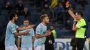 Setiap musimnya, setidaknya Lazio sudah menyumbangkan beberapa pemainnya untuk masuk ke dalam daftar pemain yang dikeluarkan dari lapangan oleh wasit. (AFP/Andreas Solaro)