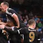 Pemain Leicester City merayakan gol yang dicetak Robert Huth ke gawang Manchester City dalam lanjutan Liga Inggris di Stadion Etihad, Manchester, Sabtu (6/2/2016) malam WIB. (AFP/Oli Scarff)