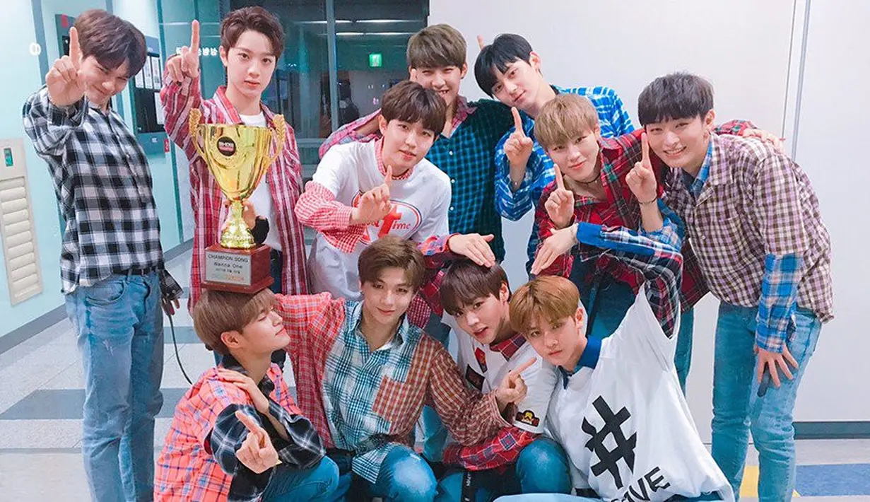 Entah bagaimana caranya para sasaeng juga mendapatkan nomor telepon personel Wanna One.  (Foto: Allkpop.com)