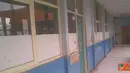 Citizen6, Bandung: SMP Negeri 1 Kertasari, Kabupaten Bandung, rusak parah akibat gempa bumi. Hingga saat ini sekolah tersebut belum di renovasi. (Pengirim: Sany Bahtiar)