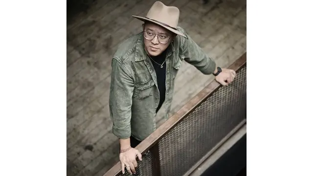 Ingat Putu Sutha Juara AFI 3? Ini 6 Potret Terbarunya Jadi Music Video Director