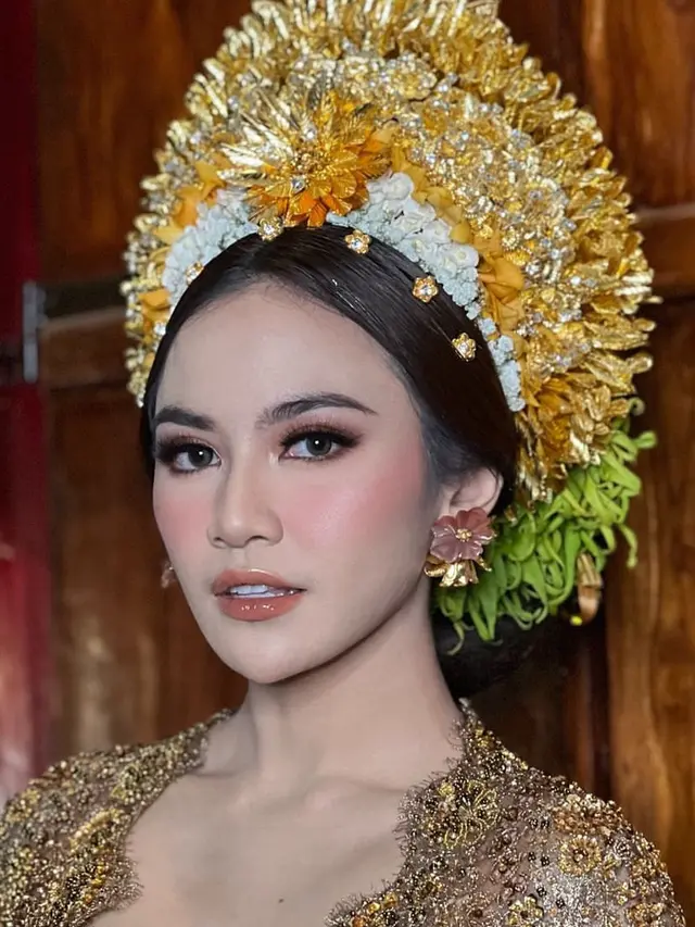 Potret Gaya Makeup Mahalini  saat Prosesi Adat Mepamit Jelang Pernikahan Bersama Rizky Febian