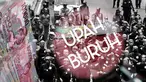 Kecemburuan ini mungkin muncul karena yang menetapkan upah minimum provinsi di DKI Jakarta adalah Ahok. Dengarn demikian, tuntutan buruh soal kenaikan upah akan semakin gencar.