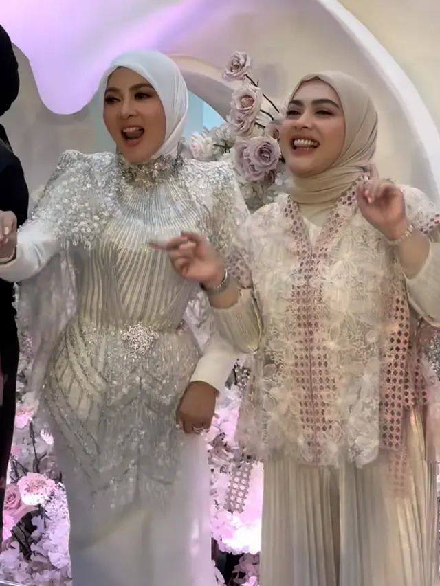 Syahrini saat rayakan ulang tahun ke-45