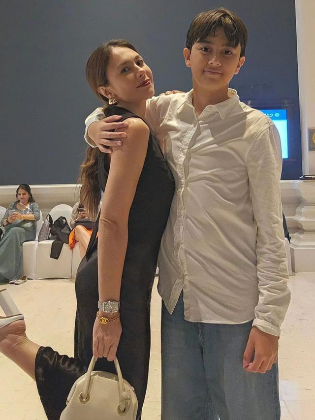 Wulan Guritno dan Jeremiah Alric di ajang World Scholar's Cup 2024 (Instagram/@wulanguritno)