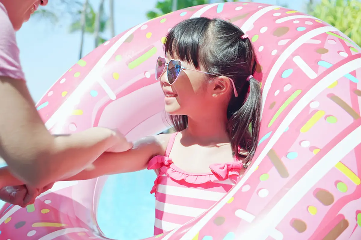 Tips Memilih Sunscreen untuk Anak dan Usia yang Tepat Mulai Menggunakannya