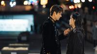 Lee Min Ho dan Kim Go Eun dalam The King Eternal Monarch (Netflix)