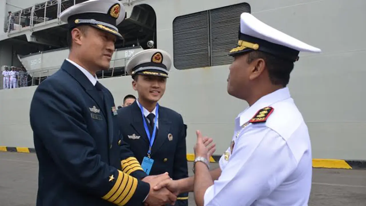 Berlayarlah KRI Banjarmasin-592 Sampai ke Negeri Tiongkok