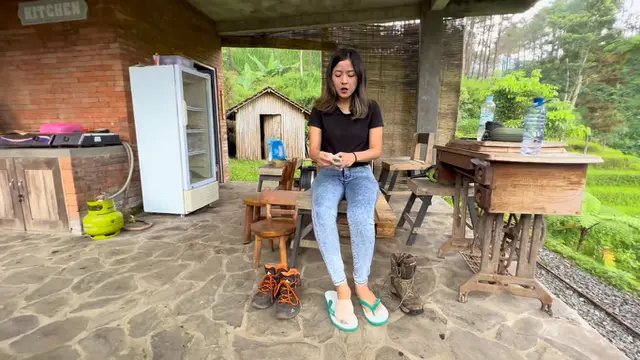 Angelina Ci di Rumah Hutan