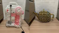 6 Karya Seni Balon Bentuk Barang Rumah Tangga Ini Kreatif Banget