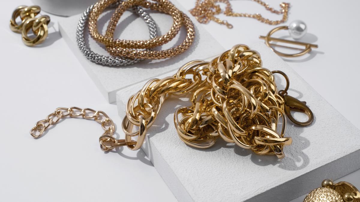 7 Model Kalung dan Cincin 3 Gram yang Serasi dan Elegan untuk Sehari-hari