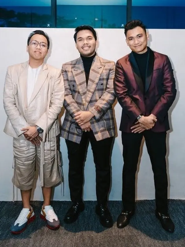 Potret Thariq Halilintar di Met Gala Tiktok Replay 2023 (Sumber: Instagram/thariqhalilintar dan Instagram/aanstory)