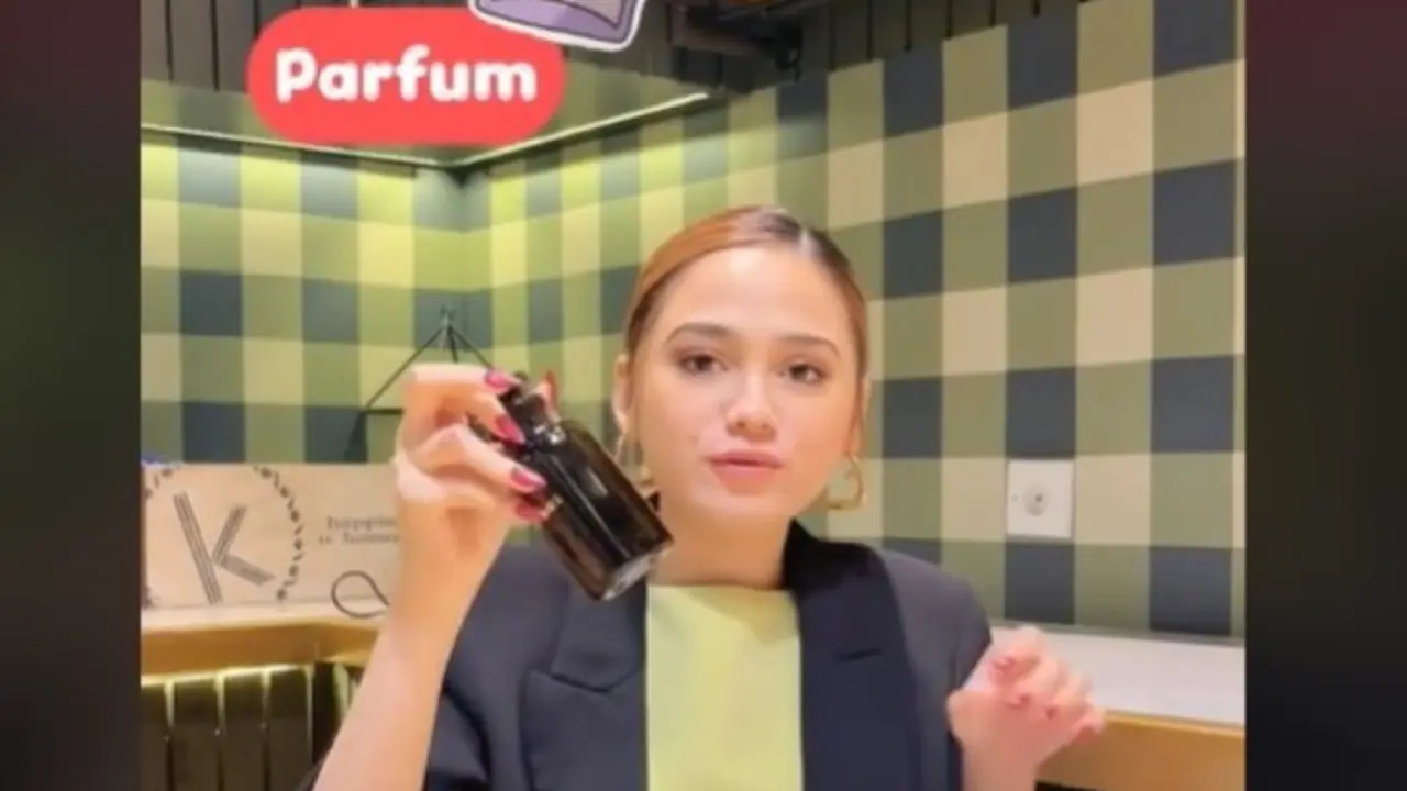 Apa Parfum Syifa Hadju yang Harganya Selangit dan Wanginya Bikin Sarah Sechan Serasa Belum Mandi