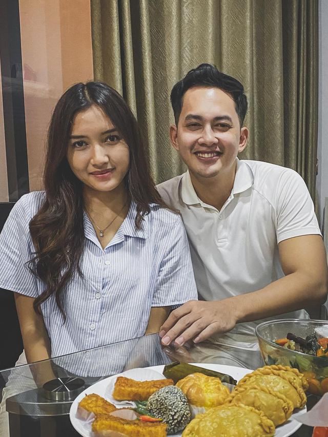 Beda Usia 14 Tahun, Ini 6 Potret Kiki Farrel dan Yuriska Patricia Resmi Pacaran