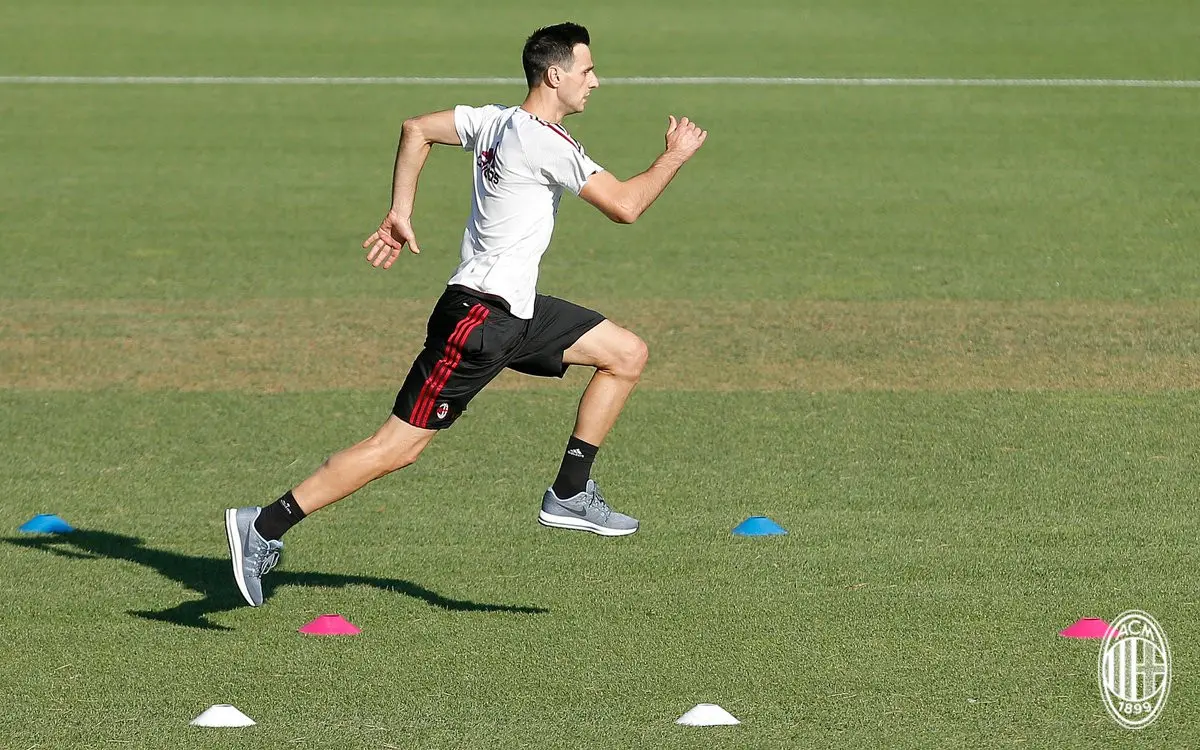 Striker AC Milan Nikola Kalinic (acmilan.com)