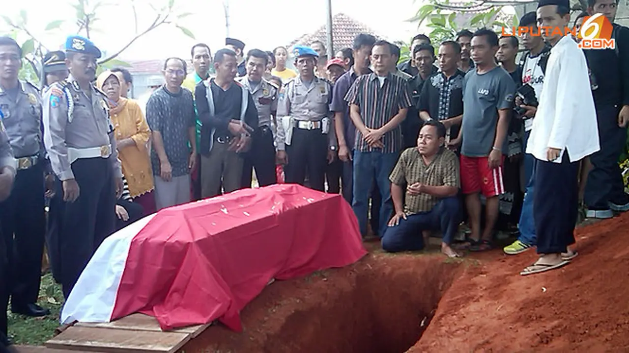upacara-pemakaman-aipda130807b.jpg
