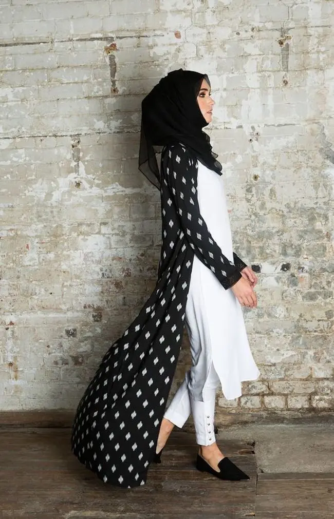 Mix and match busana hijab dengan warna monokrom. (sumber foto: aabcollection.com/pinterest)