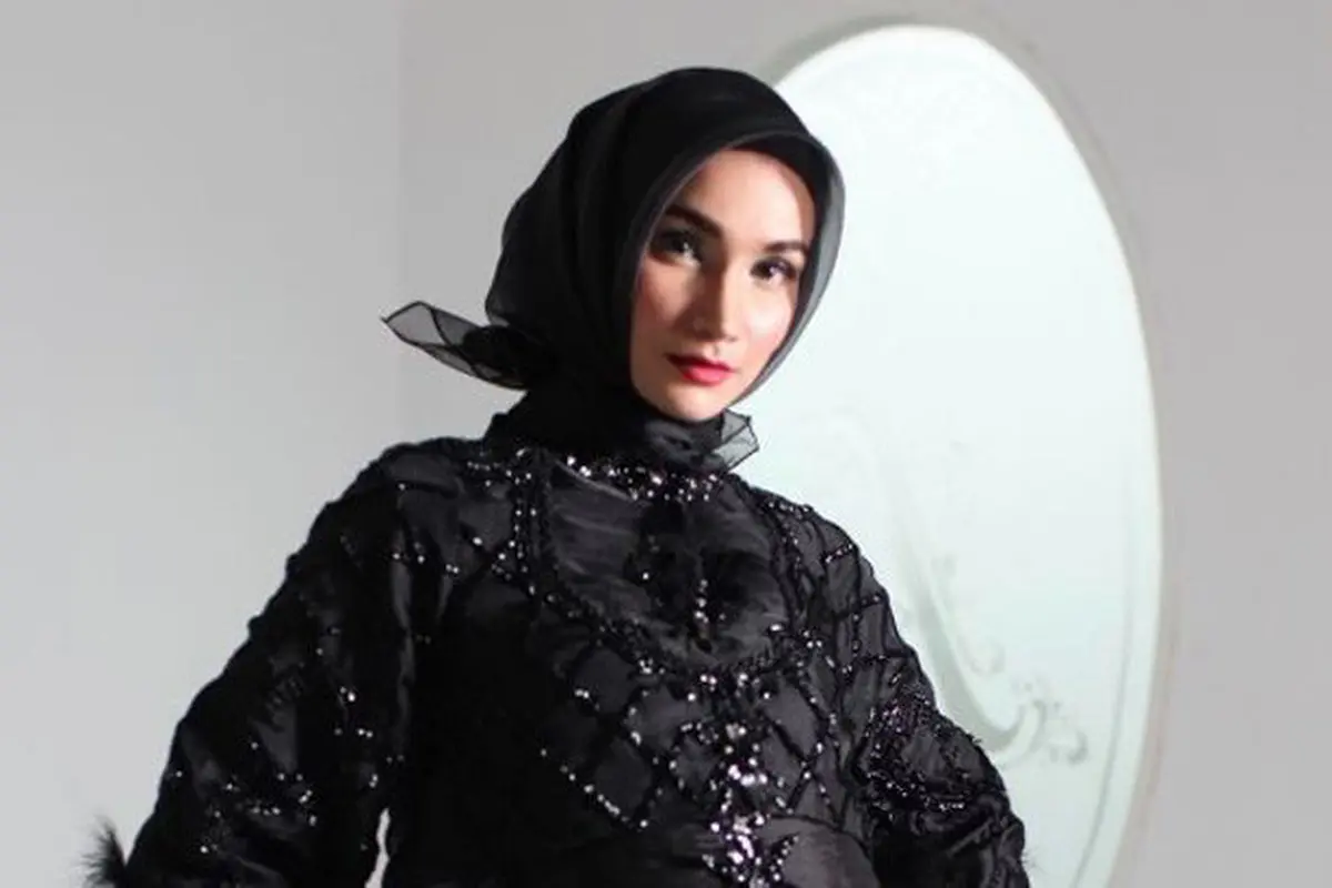 Tutorial Hijab Sederhana Berbahan Organza