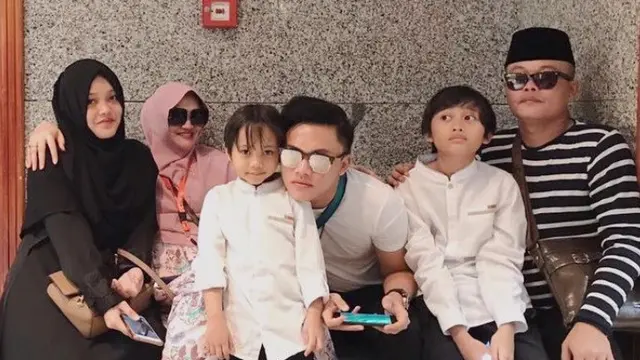 Potret kedekatan Lina dengan keluarga