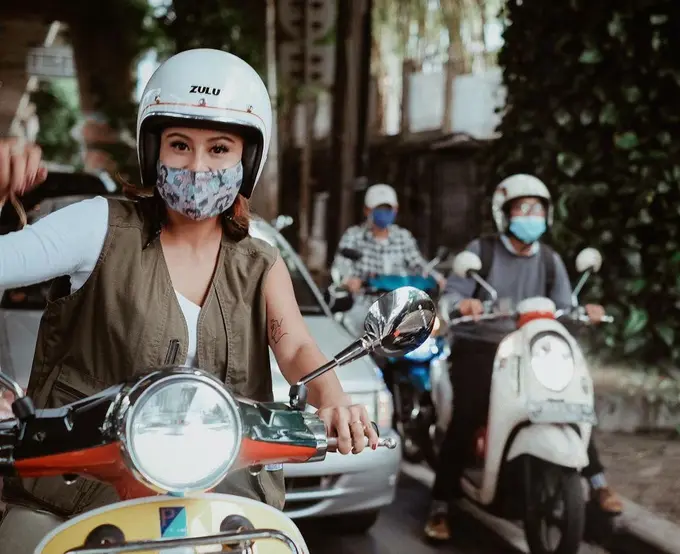 awkarin vespa