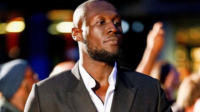 Gaun Tembus Pandang Maya Jama Saat Tampil di Karpet Merah GQ Men Of The Year Awards