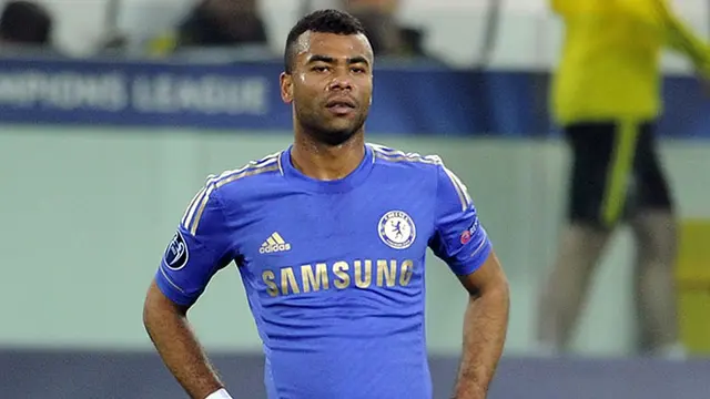 ashley-cole-131225b.jpg