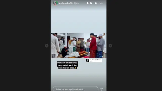 Ustaz Solmed Berduka, Ayah Mertua Meninggal Dunia. (instagram.com/apriljasmine85)