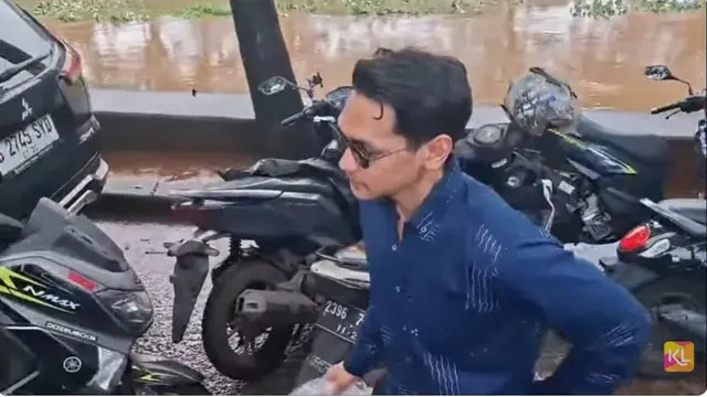 9 Momen Artis Hadiri Pemakaman Vidi Aldiano di TPU Tanah Kusir