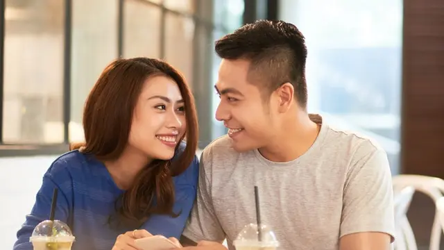 pasangan cinta bahagia