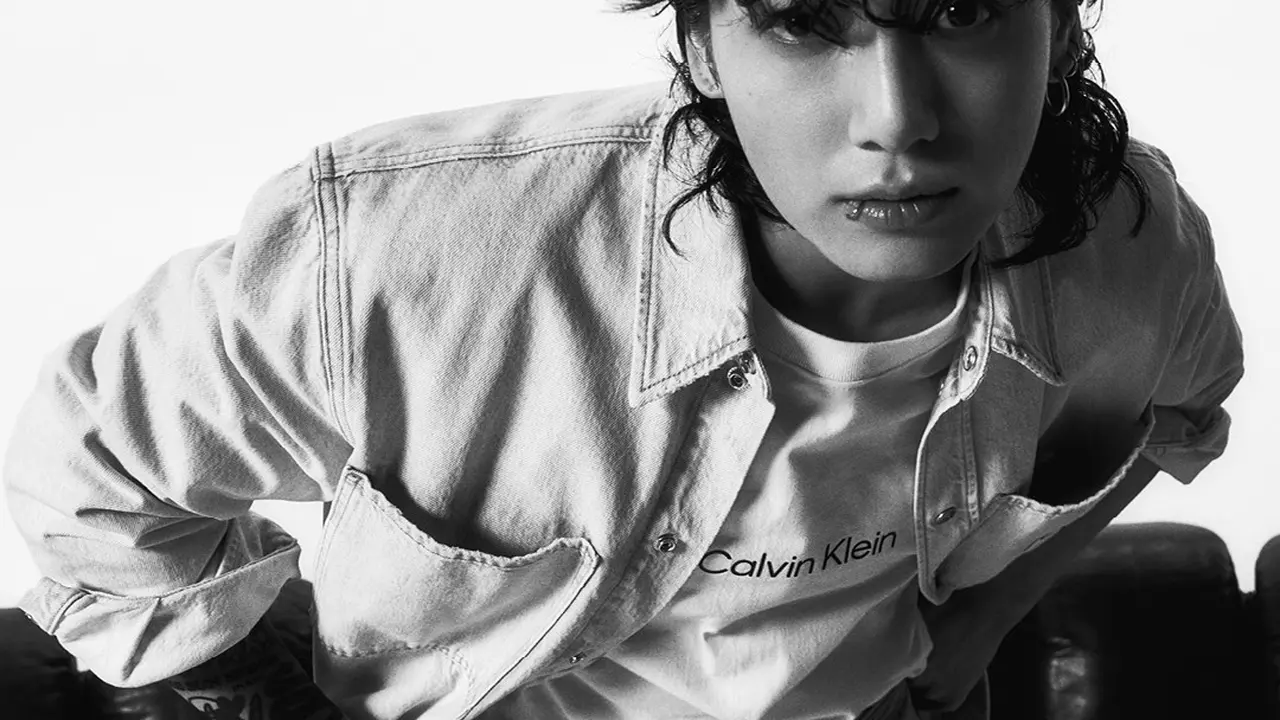 Jungkook BTS jadi bintang iklan Calvin Klein. (Foto: Twitter/ CalvinKlein)