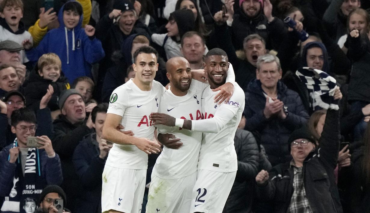 Sang allenatore sukses membawa Tottenham meraih kemenangan 3-2 atas Vitesse Arnhem pada laga keempat Grup G UEFA Conference League. (AP/Frank Augstein)